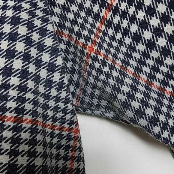 Long Sleeve Cropped Sweater - Picture 6 of 7